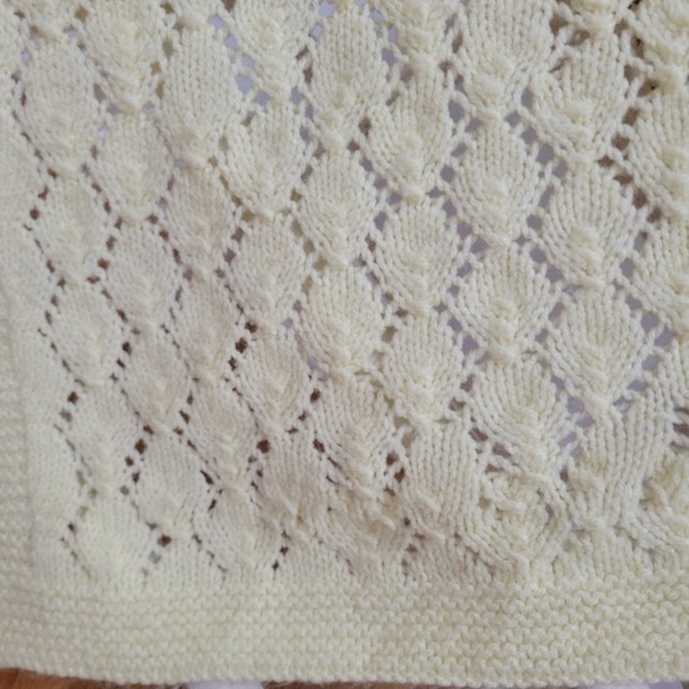 Handmade Yellow Unisex Baby Blanket Knitted Shell Pattern Intricate Unique Gift - Picture 5 of 6